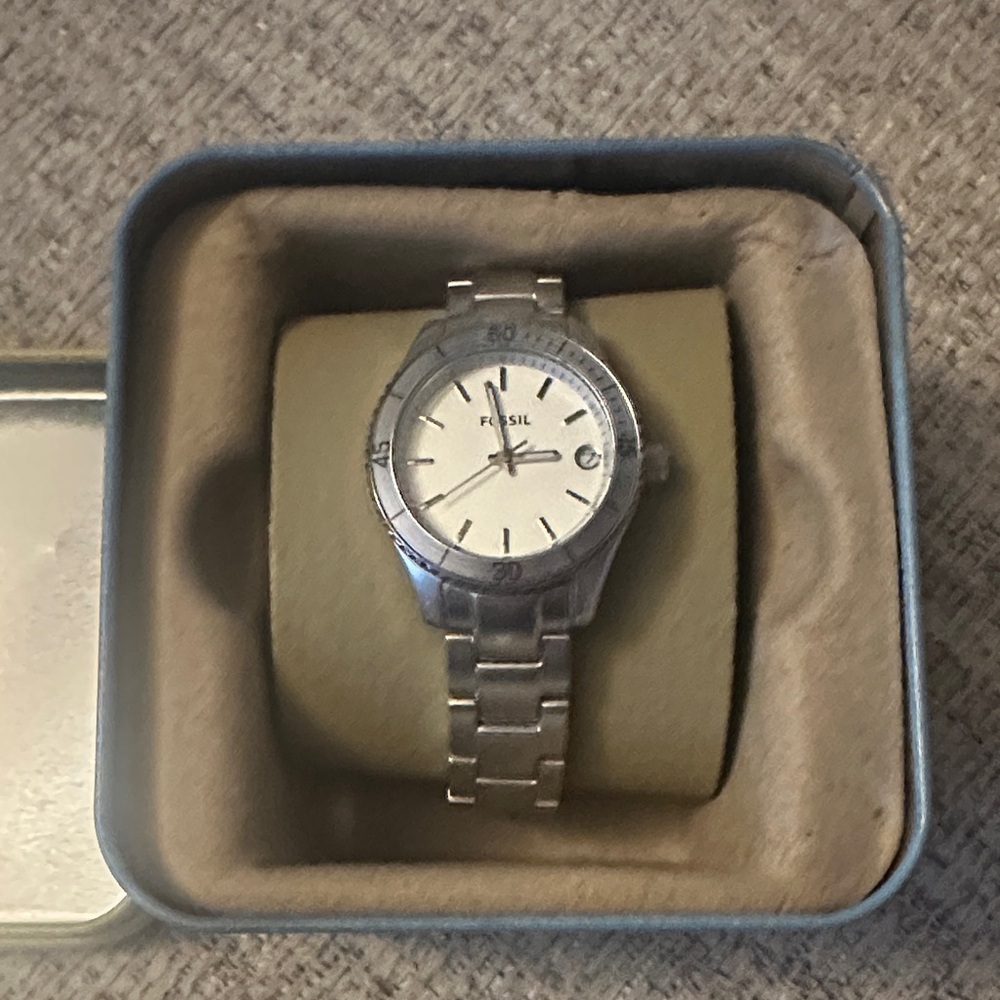 Fossil Silver-Tone Women’s  Watch